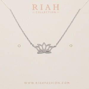 SILVER LOTUS FLOWER CAST PENDANT NECKLACE